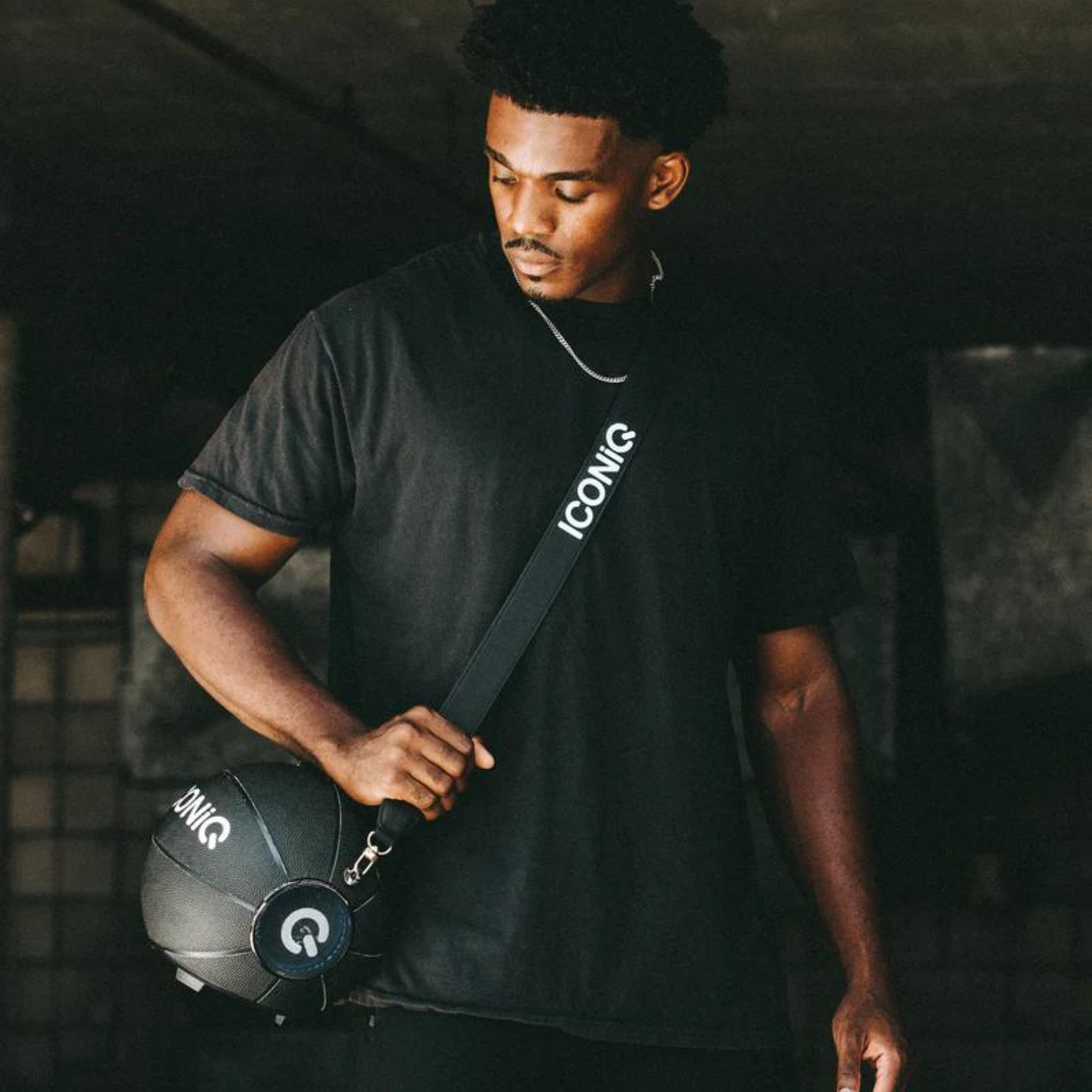 IconiQ Basketball Speaker - Black