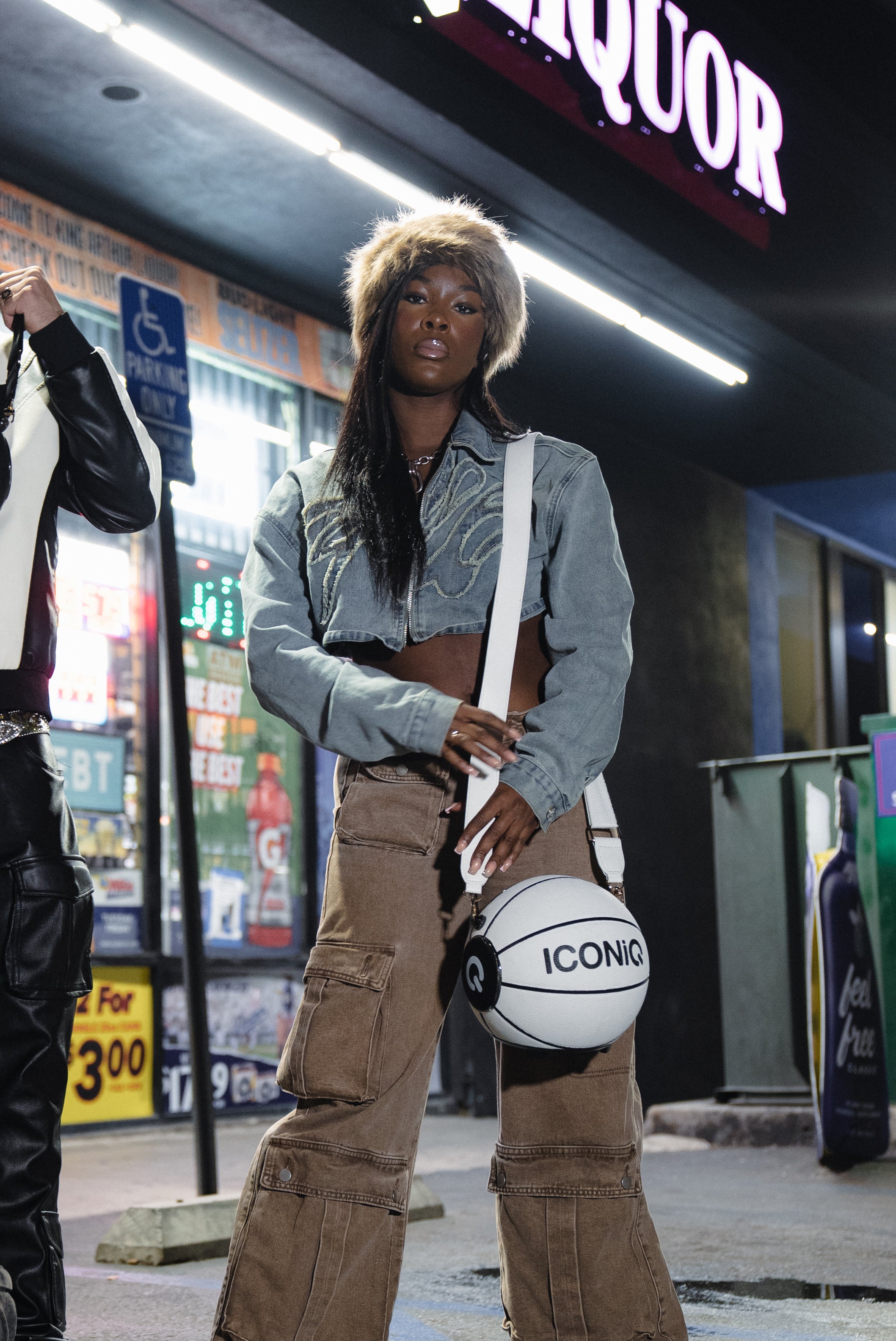 IconiQ Basketball Speaker - White