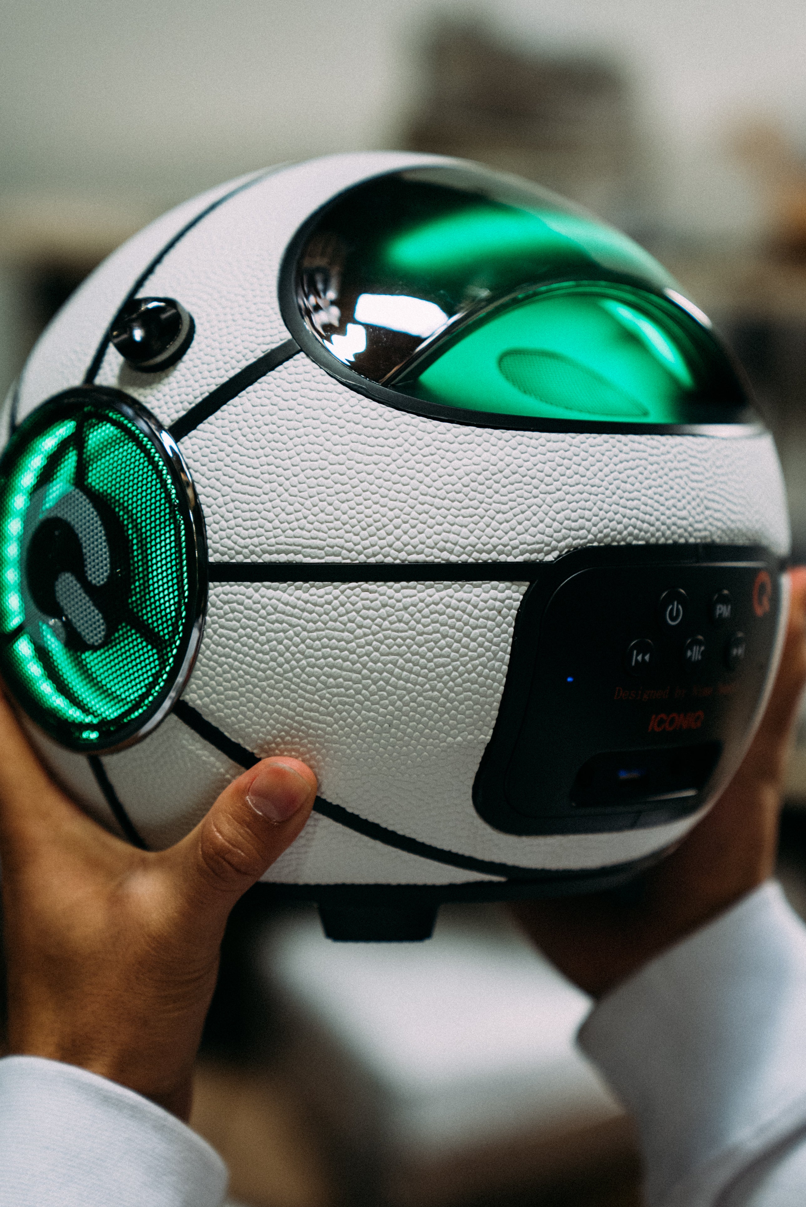 IconiQ Basketball Speaker - White