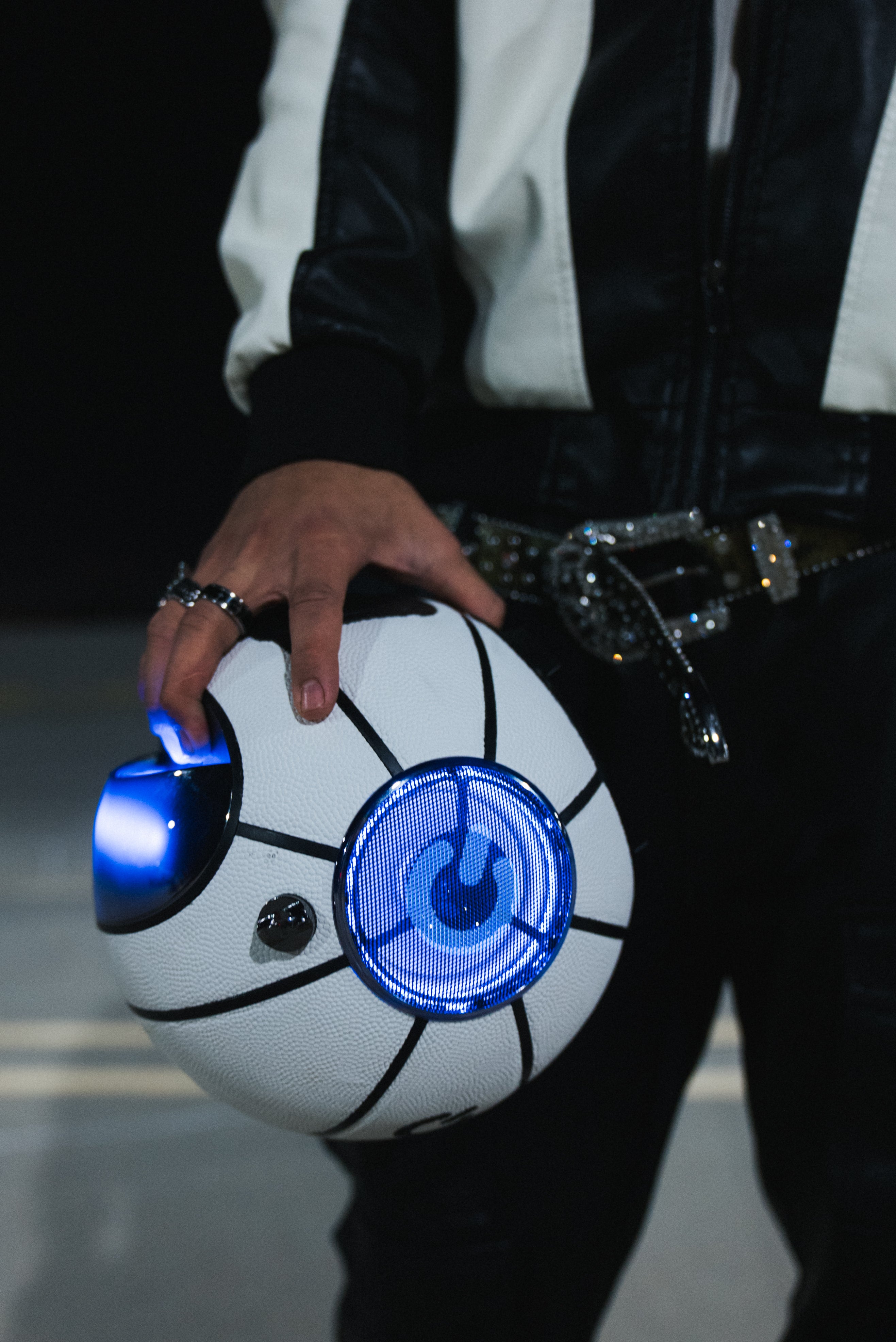 IconiQ Basketball Speaker - White